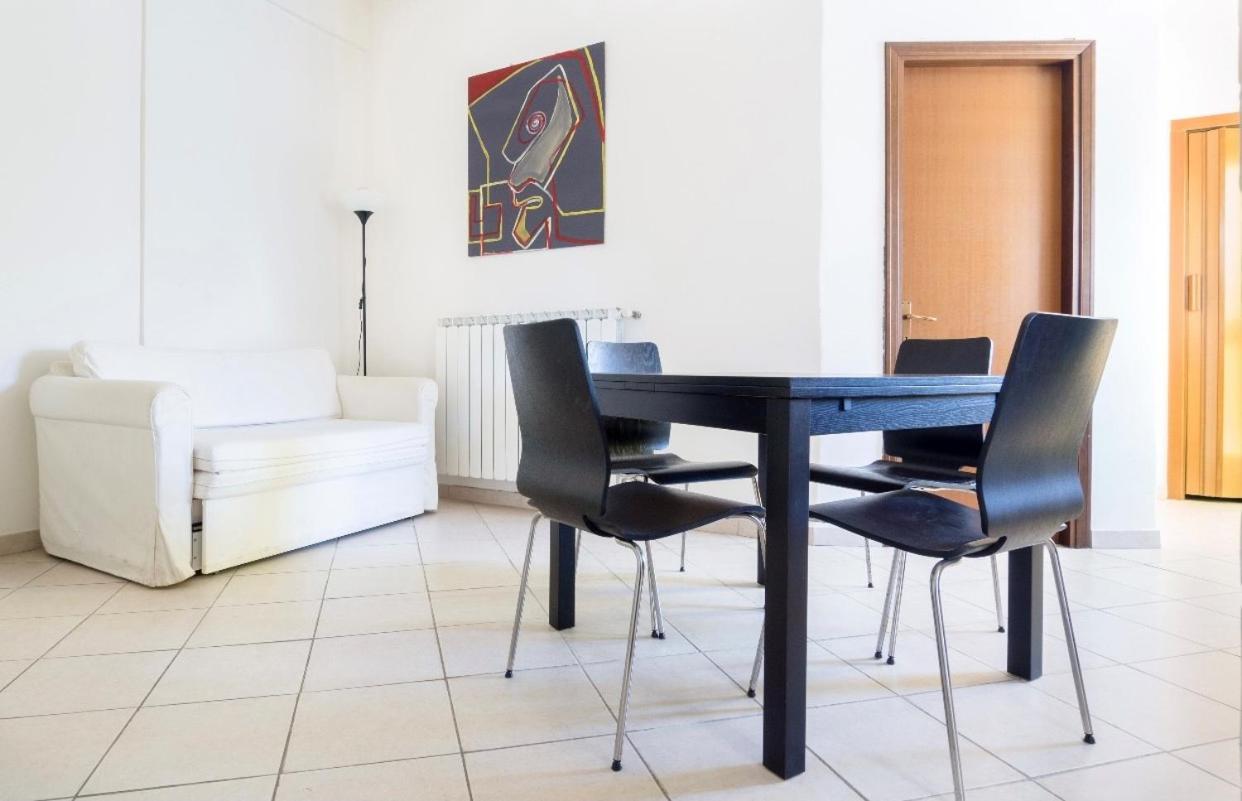 Cozy 55-M2 Flat Close To The Countryside In Нарні Екстер'єр фото