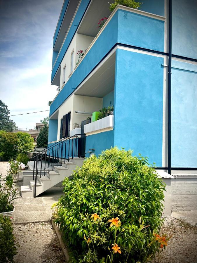 Cozy 55-M2 Flat Close To The Countryside In Нарні Екстер'єр фото